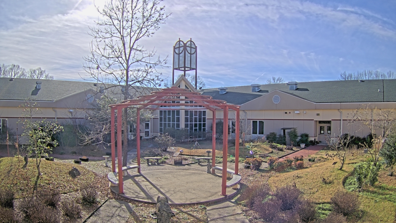 Thumbnail for current weather camera view from Sacred Heart School in Southaven, Mississippi