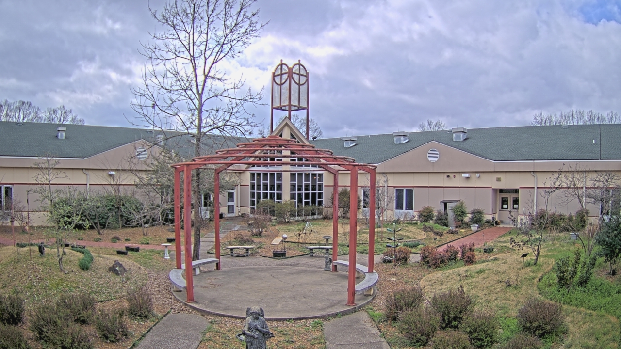 Thumbnail for current weather camera view from Sacred Heart School in Southaven, Mississippi