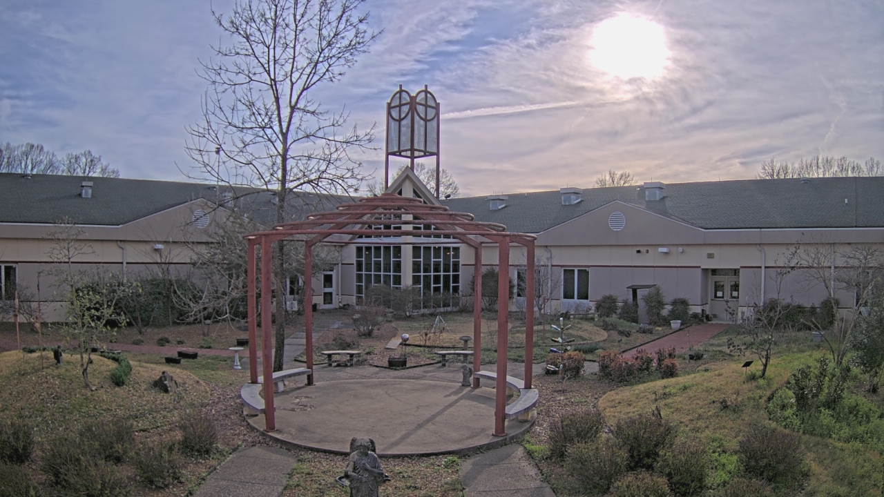 Thumbnail for current weather camera view from Sacred Heart School in Southaven, Mississippi