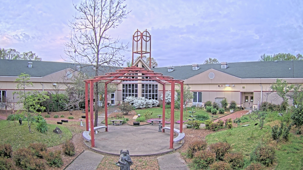 Thumbnail for current weather camera view from Sacred Heart School in Southaven, Mississippi