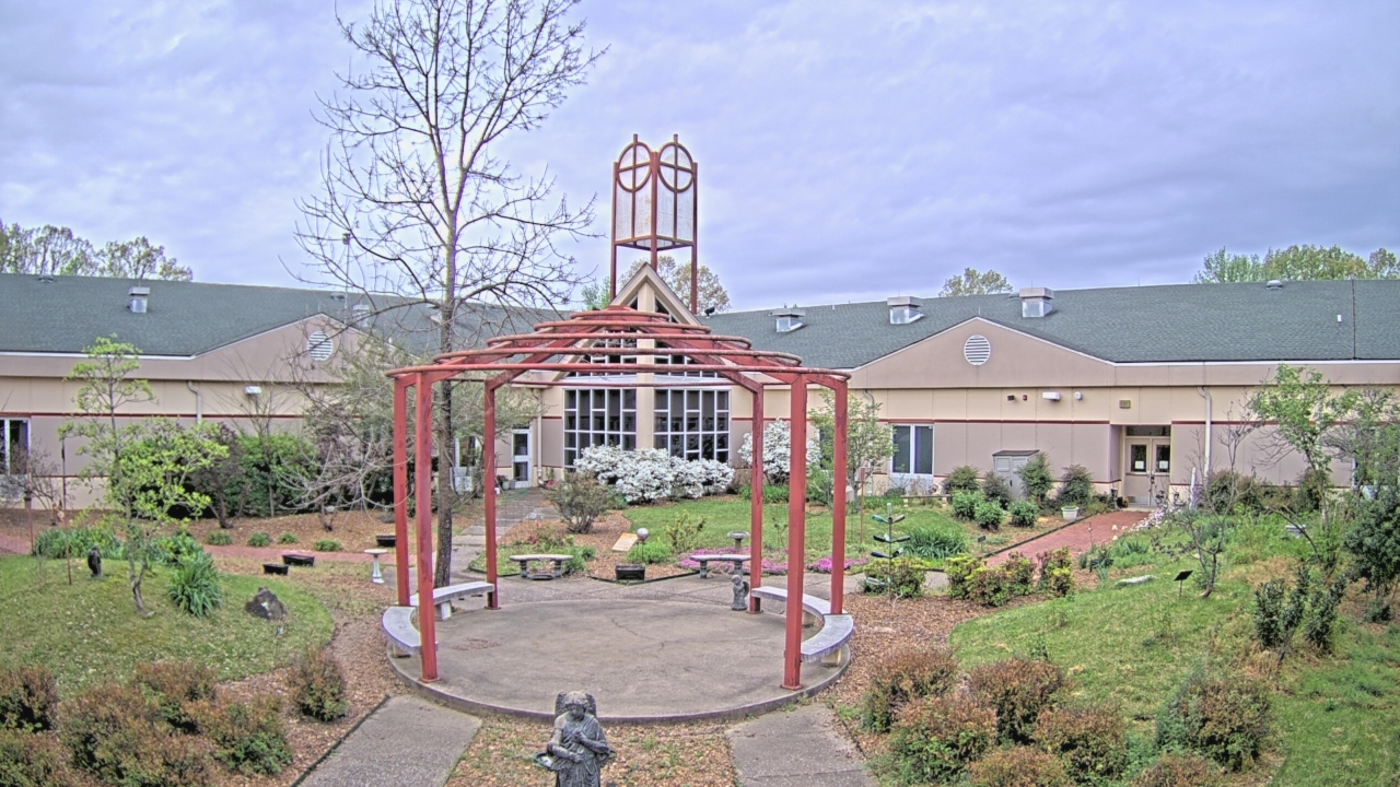 Thumbnail for current weather camera view from Sacred Heart School in Southaven, Mississippi