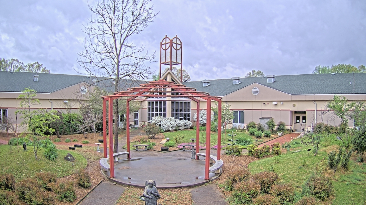 Thumbnail for current weather camera view from Sacred Heart School in Southaven, Mississippi