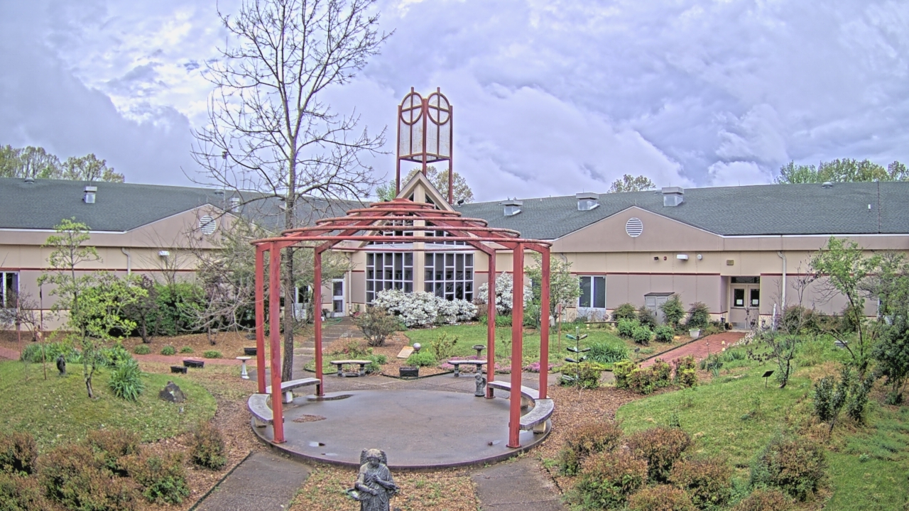 Thumbnail for current weather camera view from Sacred Heart School in Southaven, Mississippi