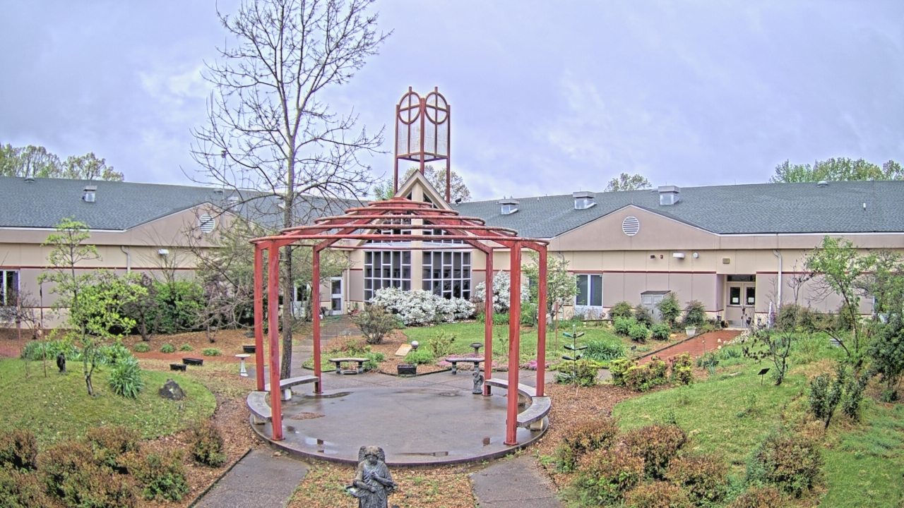 Thumbnail for current weather camera view from Sacred Heart School in Southaven, Mississippi