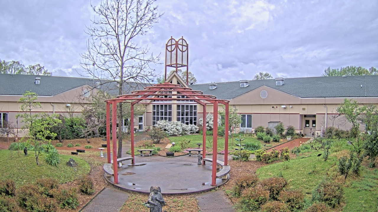 Thumbnail for current weather camera view from Sacred Heart School in Southaven, Mississippi