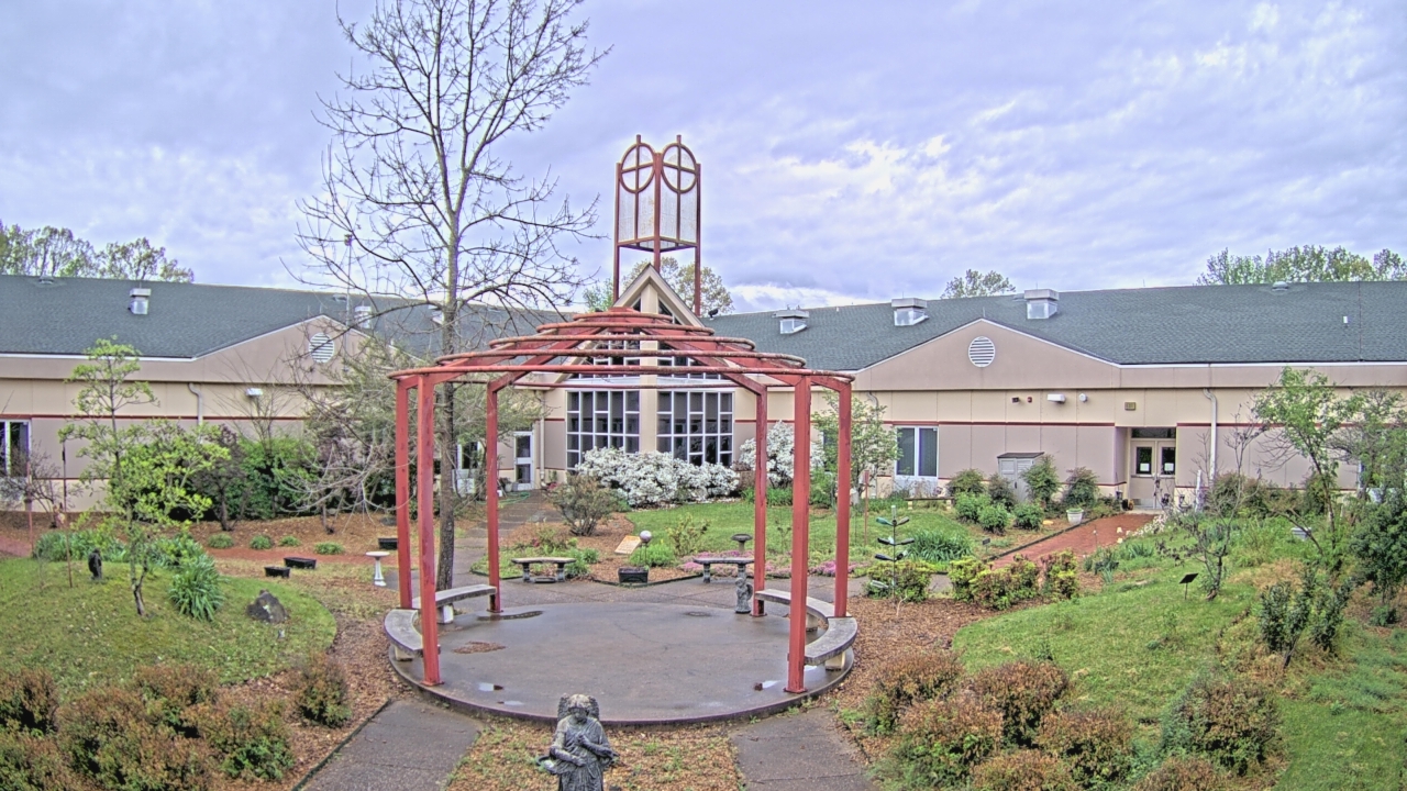 Thumbnail for current weather camera view from Sacred Heart School in Southaven, Mississippi