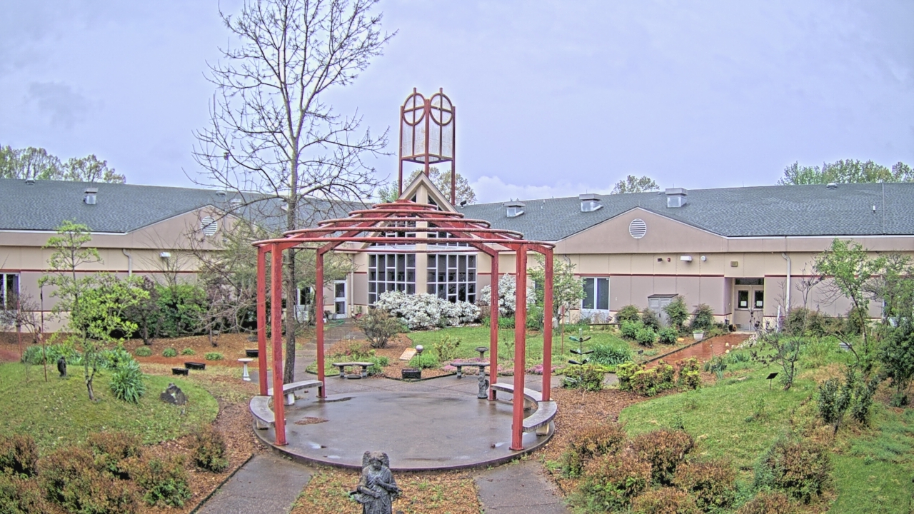 Thumbnail for current weather camera view from Sacred Heart School in Southaven, Mississippi