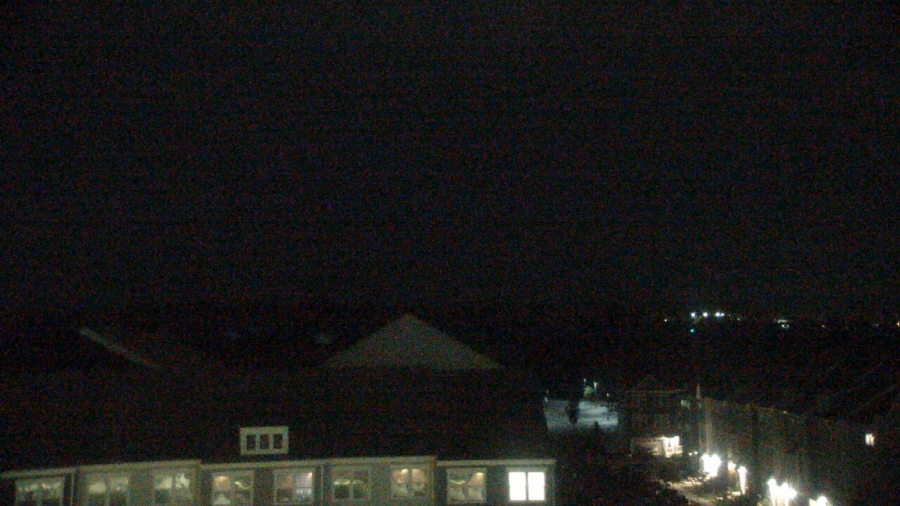Thumbnail for current weather camera view from Elaine E. Thompson Elementary School in Sterling, Virginia