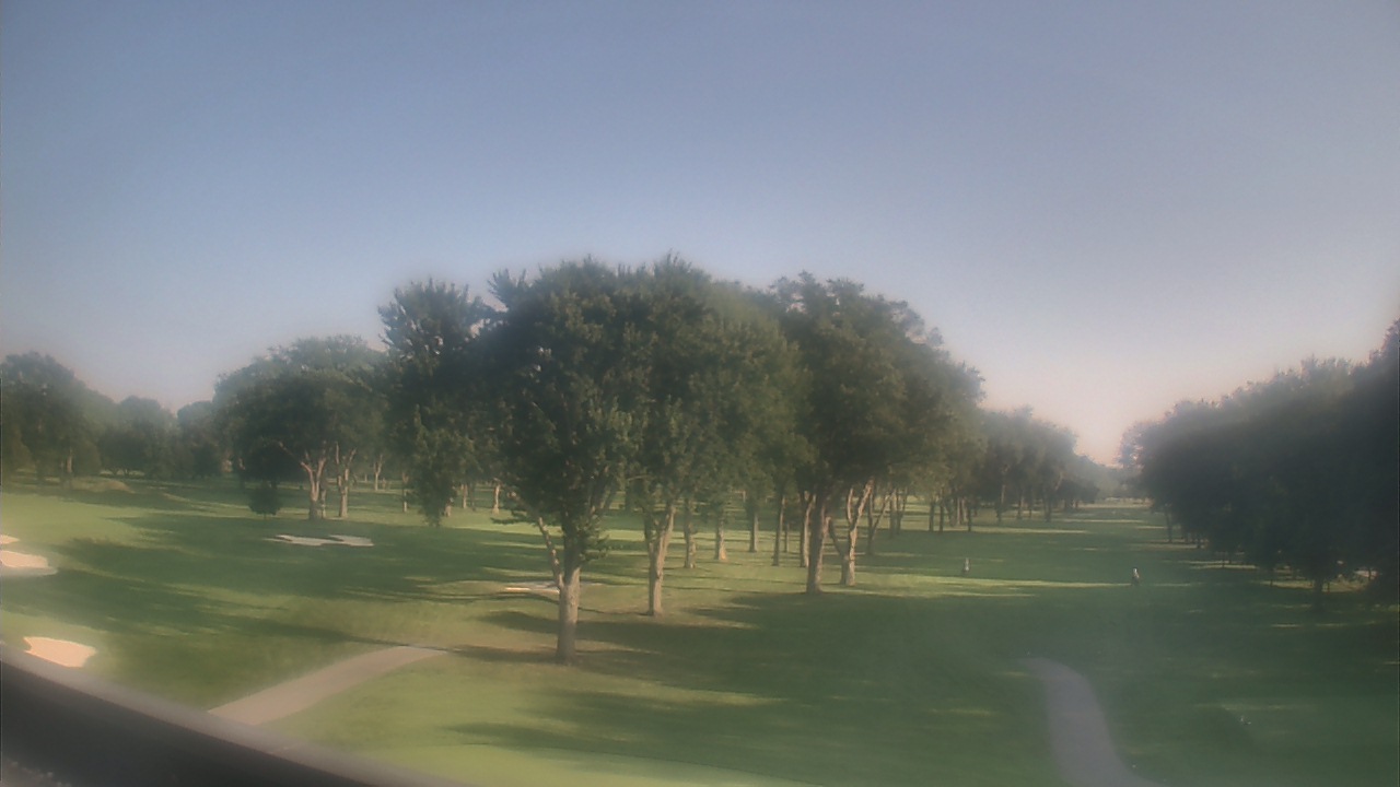 Thumbnail for current weather camera view from Beach Grove Golf and Country Club in Tecumseh, Ontario
