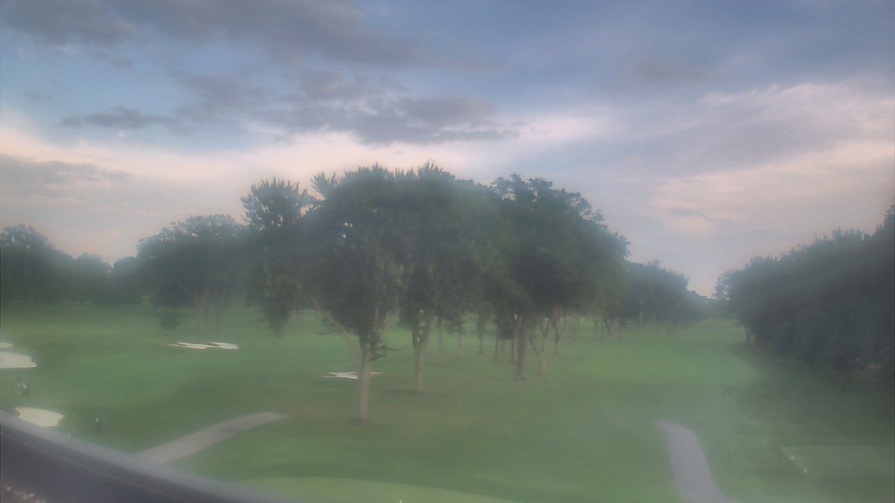 Thumbnail for current weather camera view from Beach Grove Golf and Country Club in Tecumseh, Ontario