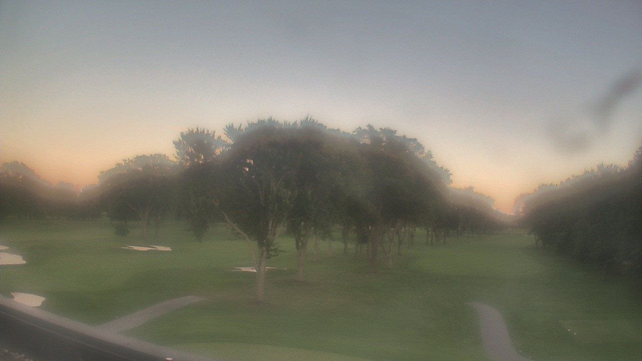 Thumbnail for current weather camera view from Beach Grove Golf and Country Club in Tecumseh, Ontario
