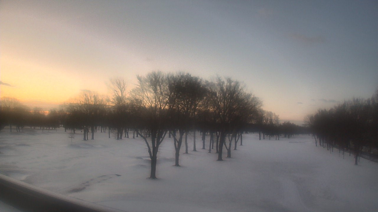 Thumbnail for current weather camera view from Beach Grove Golf and Country Club in Tecumseh, Ontario