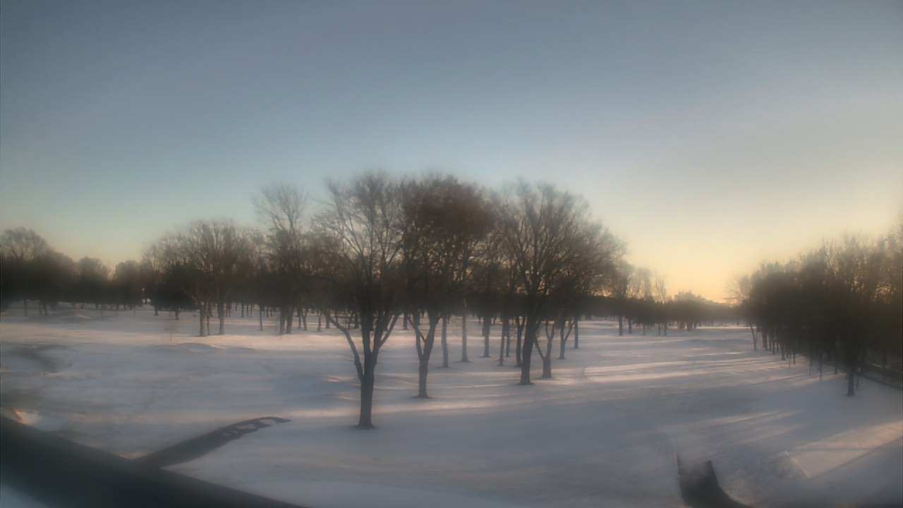 Thumbnail for current weather camera view from Beach Grove Golf and Country Club in Tecumseh, Ontario