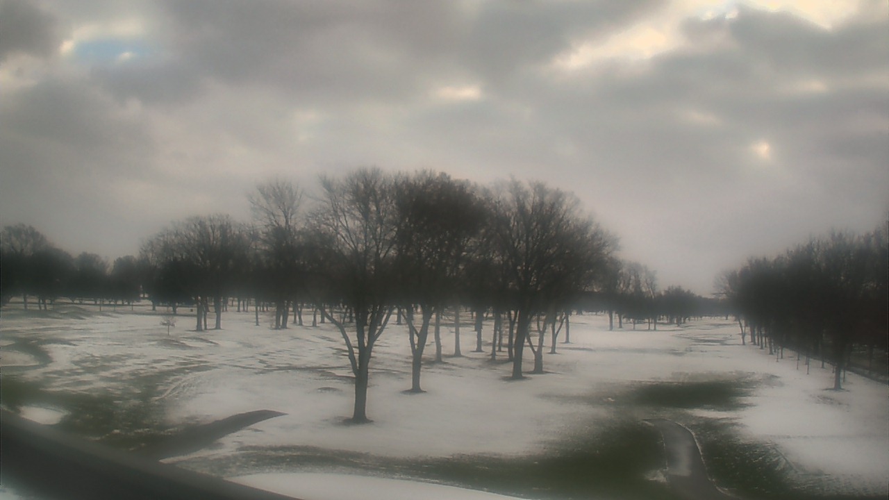 Thumbnail for current weather camera view from Beach Grove Golf and Country Club in Tecumseh, Ontario