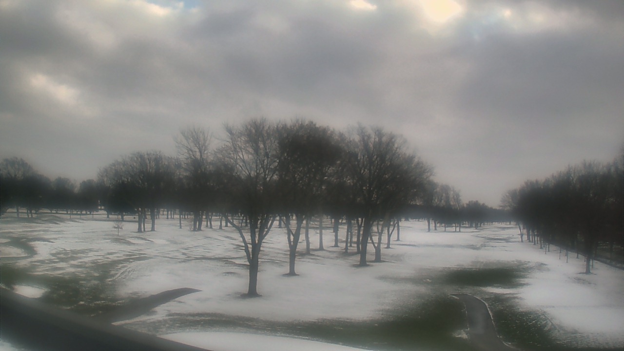 Thumbnail for current weather camera view from Beach Grove Golf and Country Club in Tecumseh, Ontario