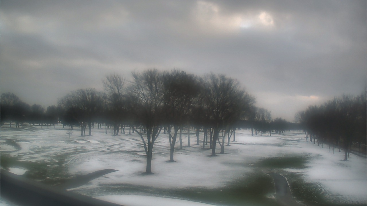 Thumbnail for current weather camera view from Beach Grove Golf and Country Club in Tecumseh, Ontario