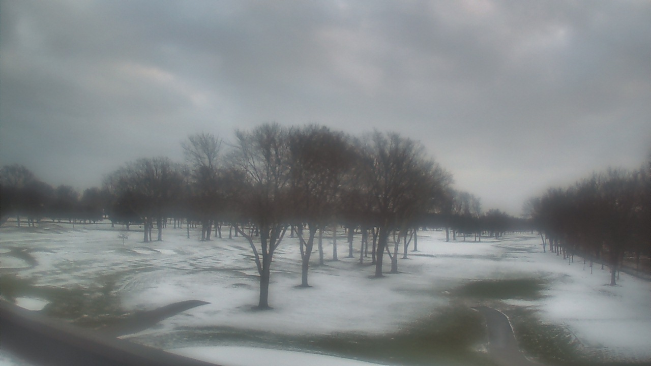 Thumbnail for current weather camera view from Beach Grove Golf and Country Club in Tecumseh, Ontario