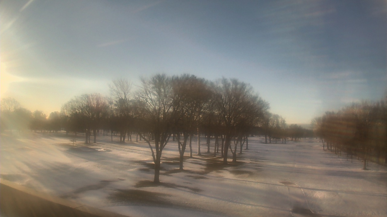 Thumbnail for current weather camera view from Beach Grove Golf and Country Club in Tecumseh, Ontario