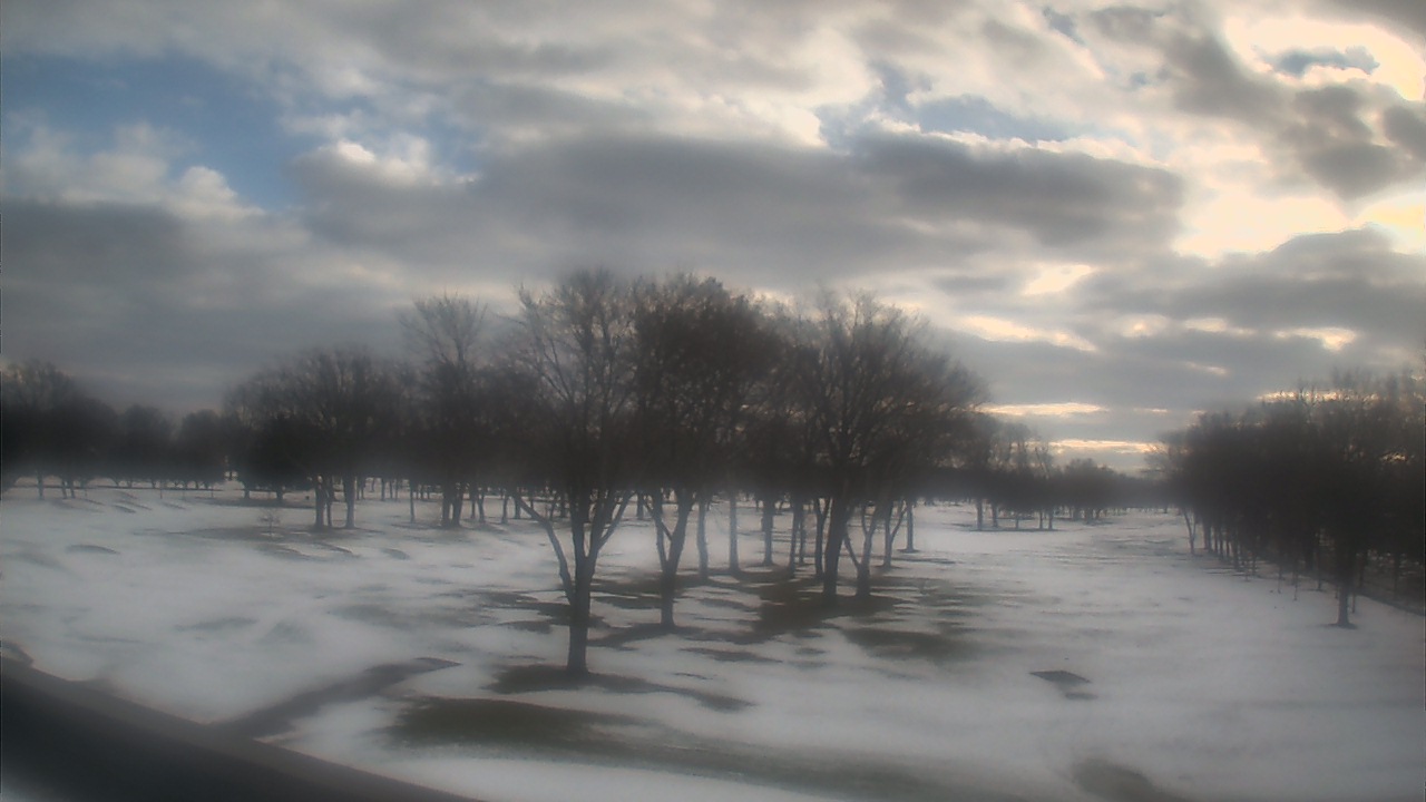 Thumbnail for current weather camera view from Beach Grove Golf and Country Club in Tecumseh, Ontario