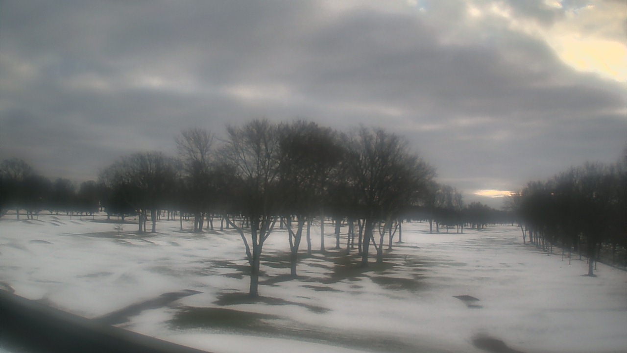 Thumbnail for current weather camera view from Beach Grove Golf and Country Club in Tecumseh, Ontario