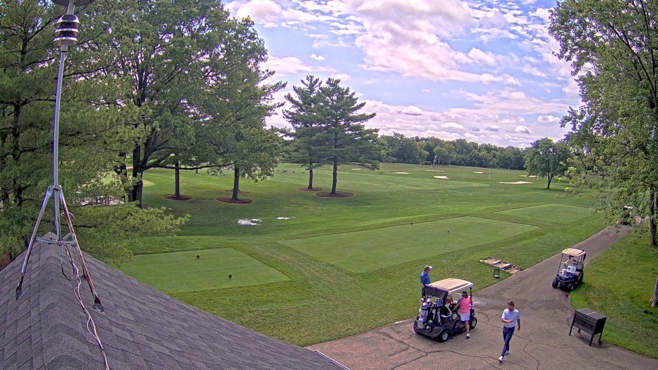 Thumbnail for current weather camera view from The Grove Country Club in Long Grove, Illinois