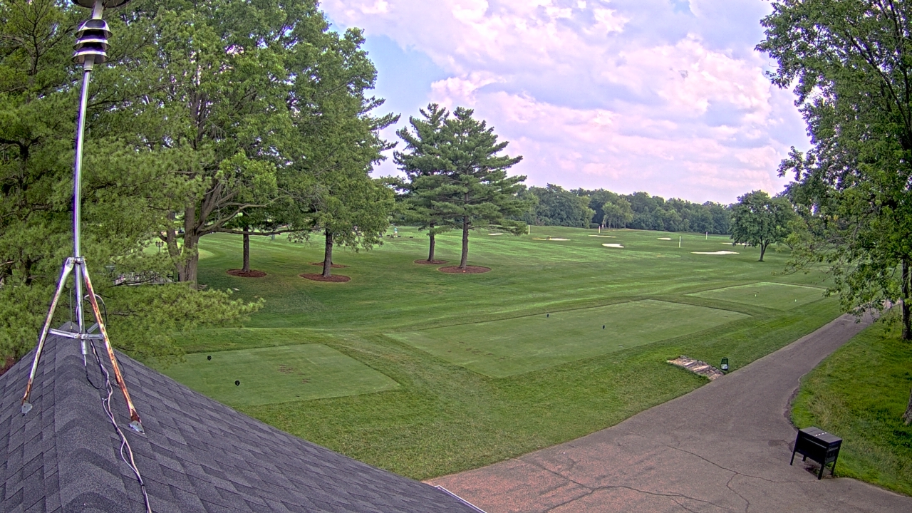 Thumbnail for current weather camera view from The Grove Country Club in Long Grove, Illinois