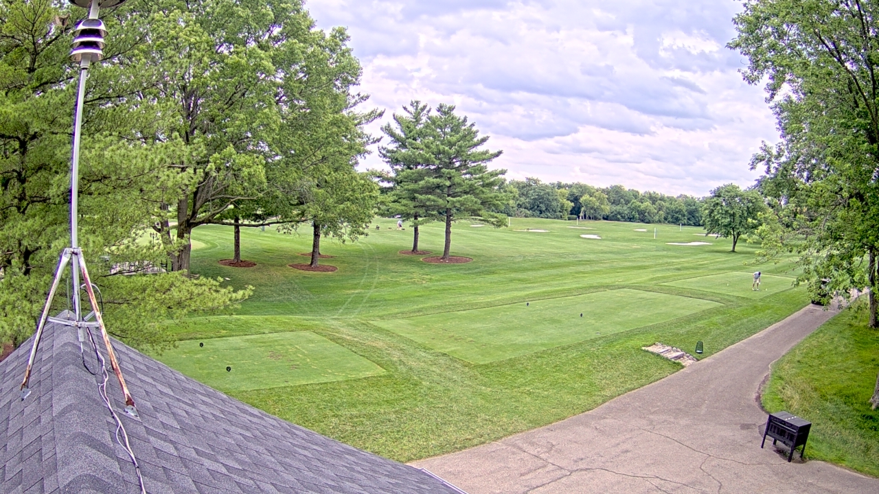 Thumbnail for current weather camera view from The Grove Country Club in Long Grove, Illinois