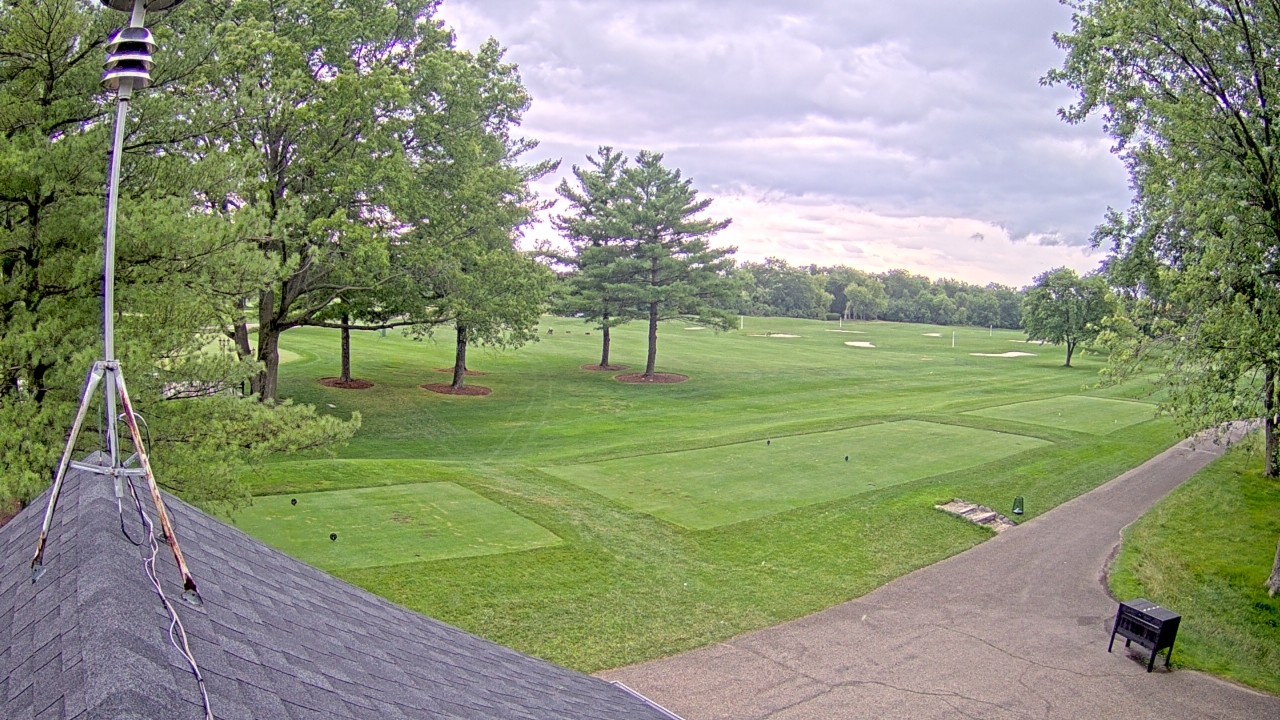 Thumbnail for current weather camera view from The Grove Country Club in Long Grove, Illinois
