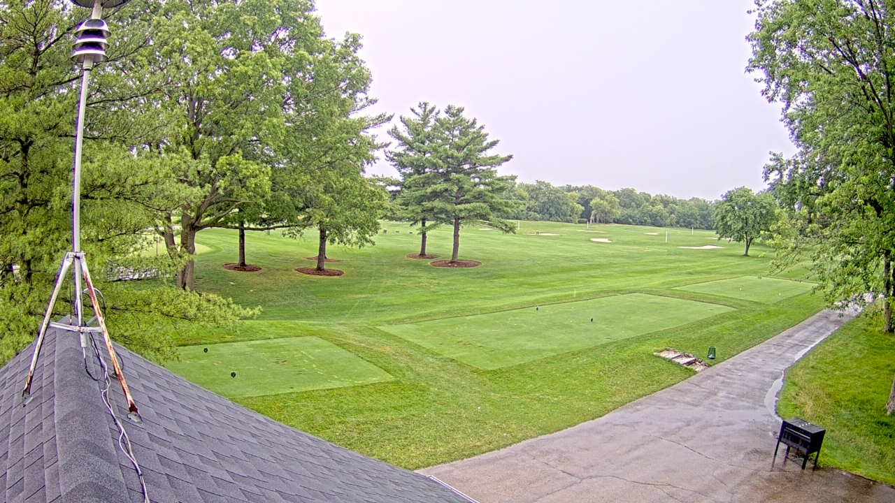 Thumbnail for current weather camera view from The Grove Country Club in Long Grove, Illinois