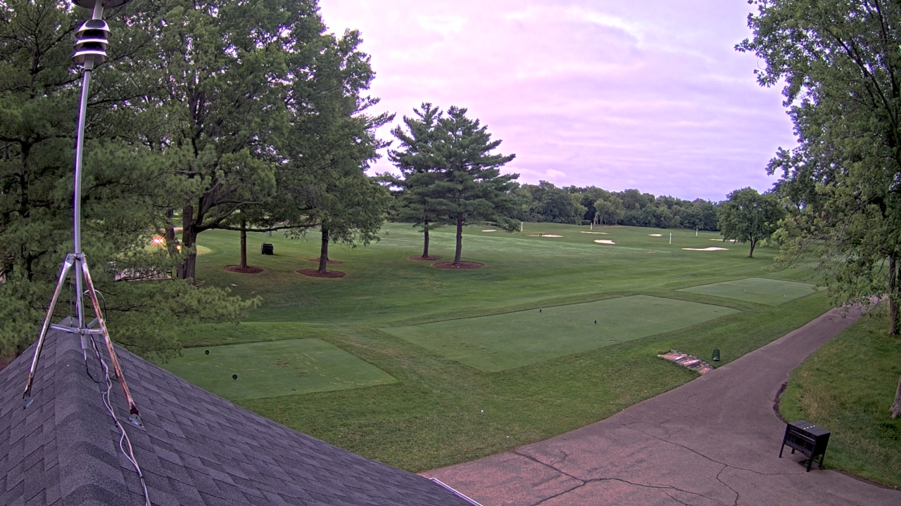 Thumbnail for current weather camera view from The Grove Country Club in Long Grove, Illinois