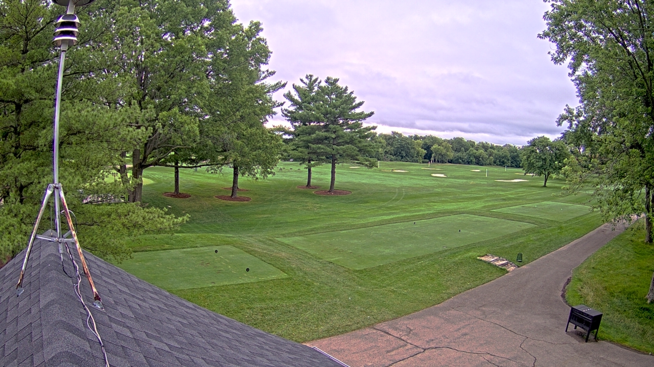 Thumbnail for current weather camera view from The Grove Country Club in Long Grove, Illinois