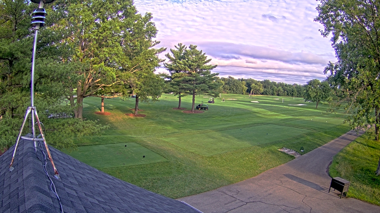 Thumbnail for current weather camera view from The Grove Country Club in Long Grove, Illinois
