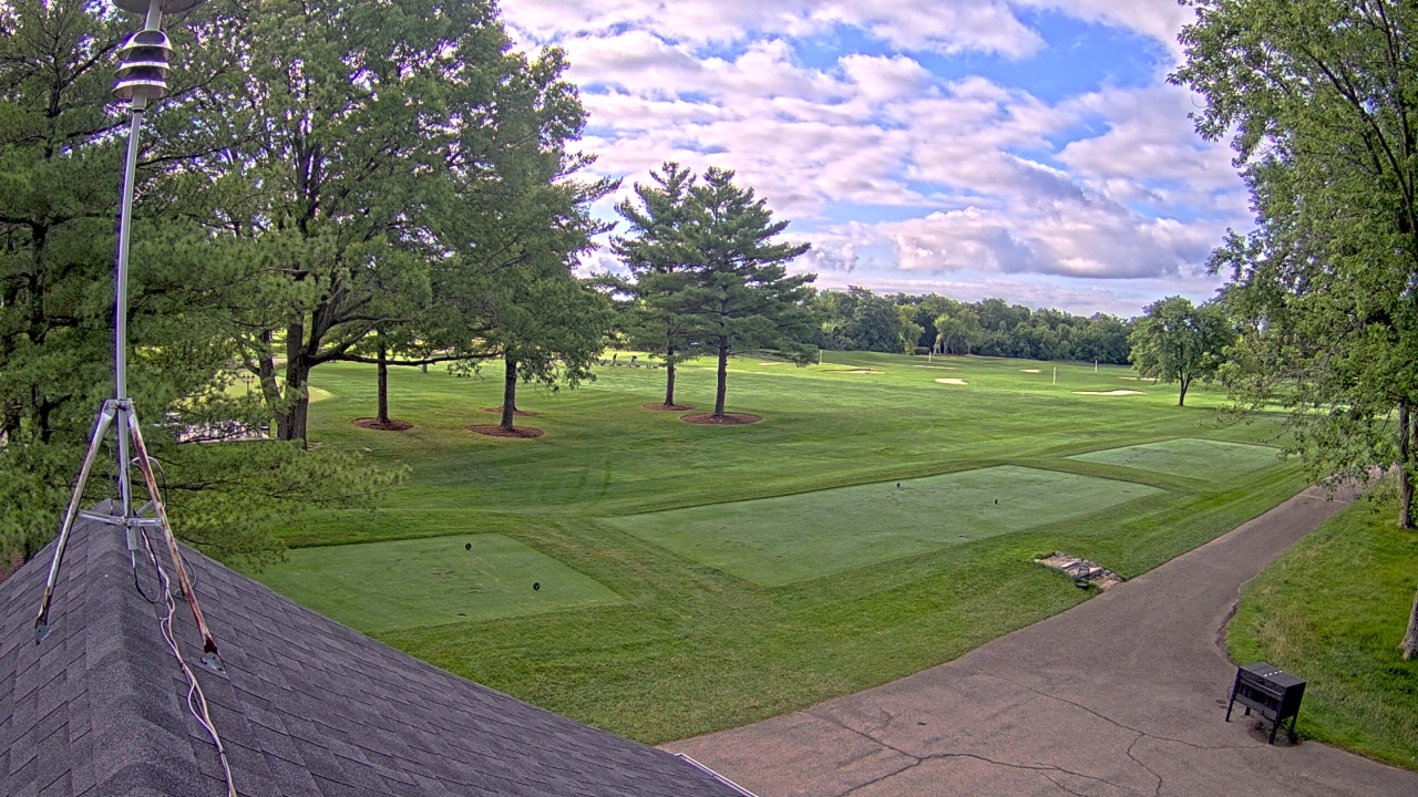 Thumbnail for current weather camera view from The Grove Country Club in Long Grove, Illinois