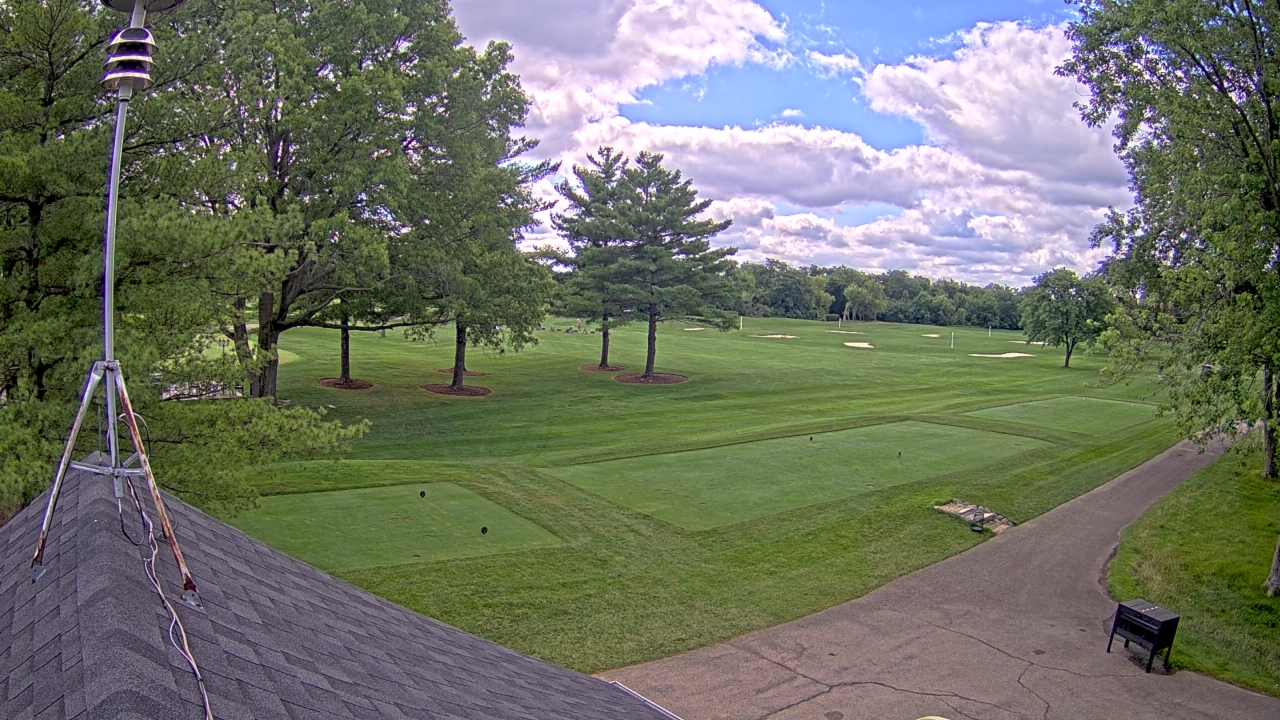 Thumbnail for current weather camera view from The Grove Country Club in Long Grove, Illinois