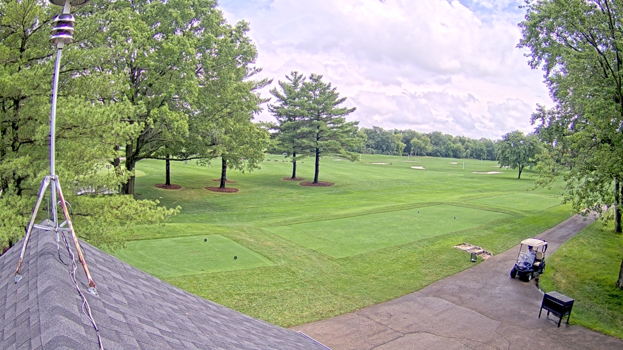 Thumbnail for current weather camera view from The Grove Country Club in Long Grove, Illinois