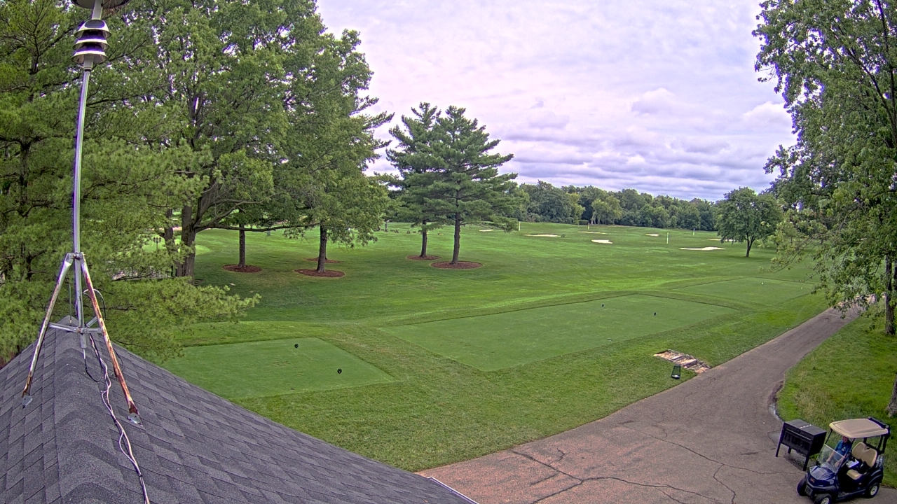 Thumbnail for current weather camera view from The Grove Country Club in Long Grove, Illinois