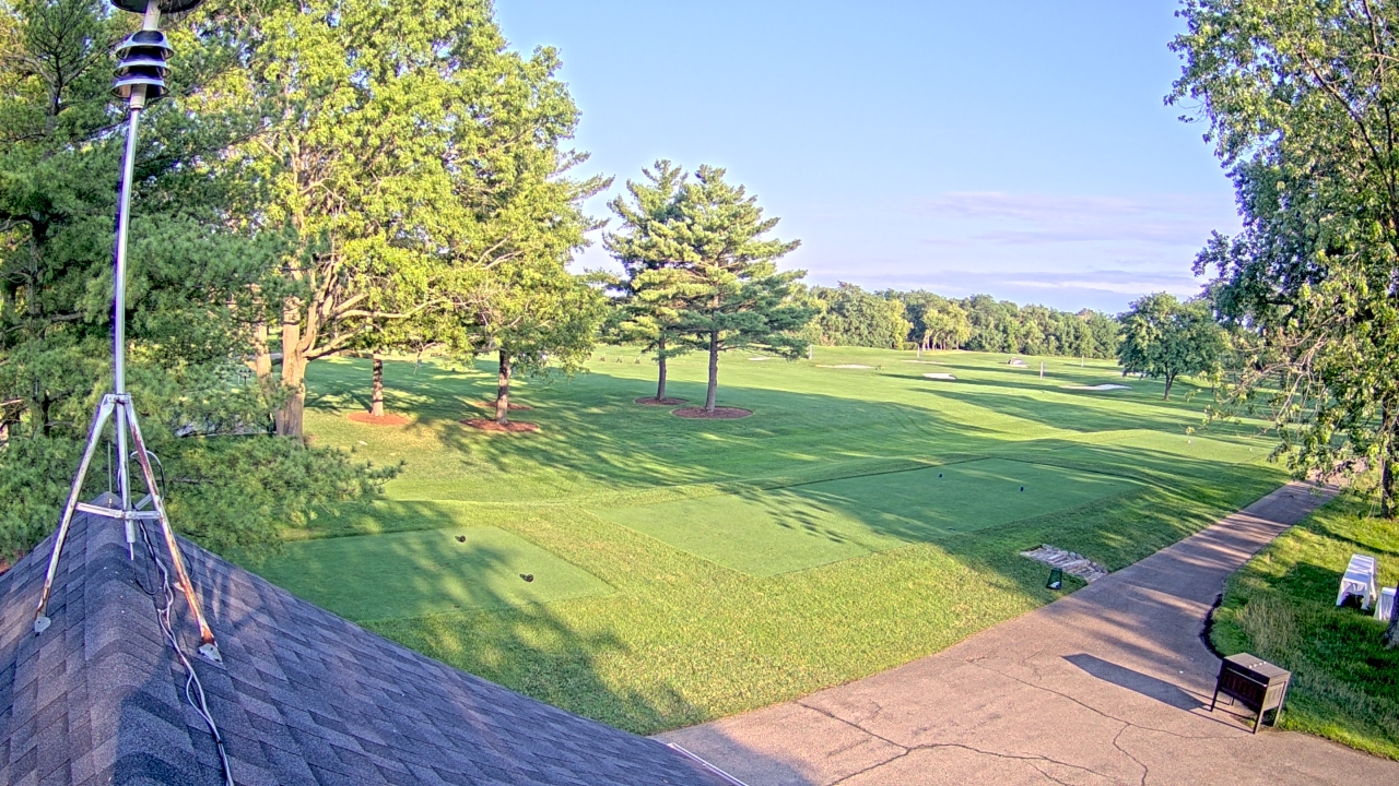 Thumbnail for current weather camera view from The Grove Country Club in Long Grove, Illinois