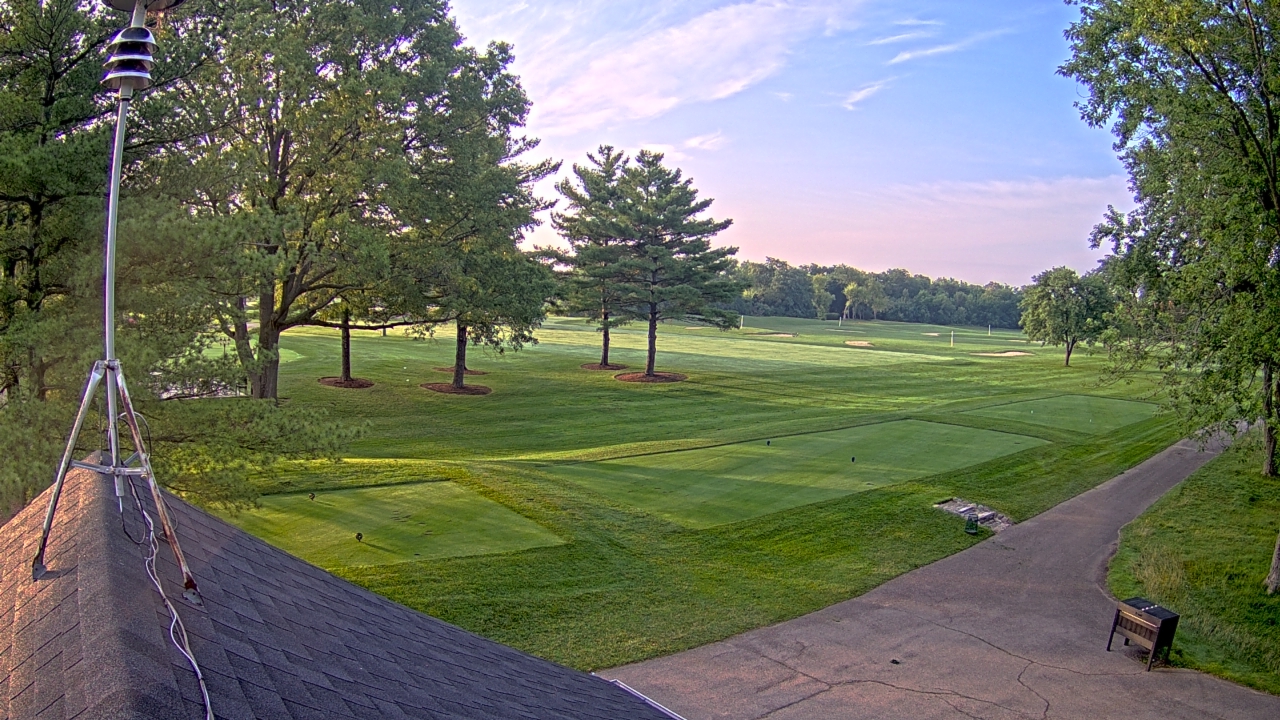 Thumbnail for current weather camera view from The Grove Country Club in Long Grove, Illinois
