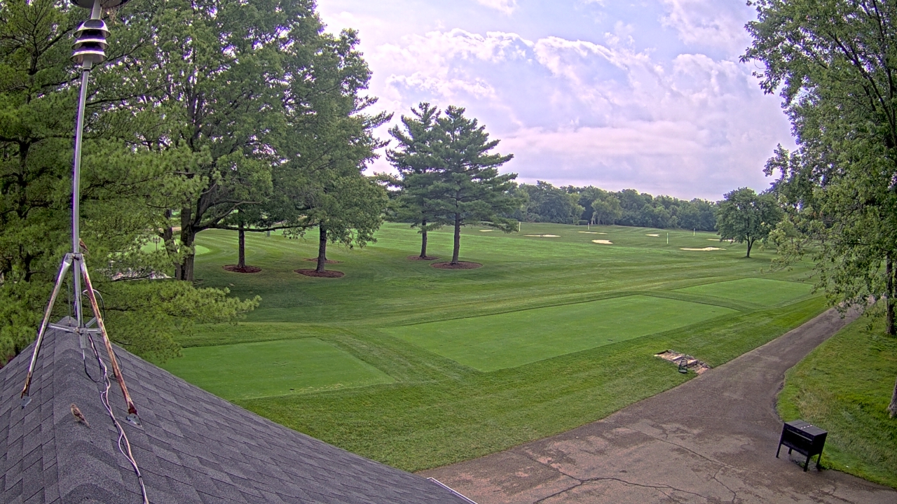 Thumbnail for current weather camera view from The Grove Country Club in Long Grove, Illinois