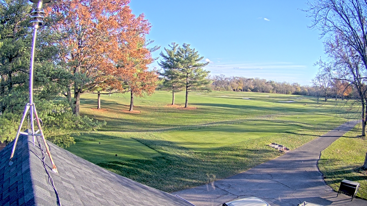 Thumbnail for current weather camera view from The Grove Country Club in Long Grove, Illinois