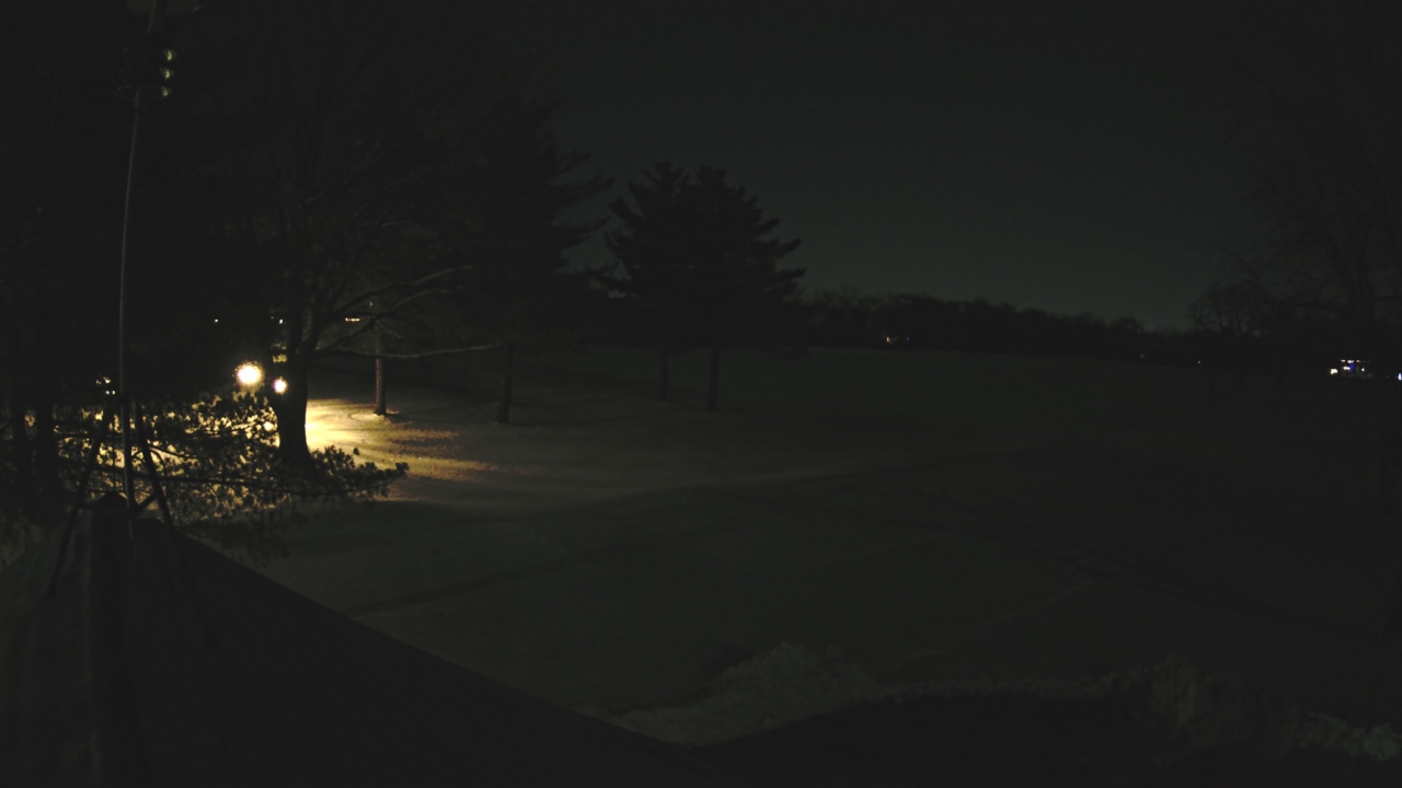 Thumbnail for current weather camera view from The Grove Country Club in Long Grove, Illinois