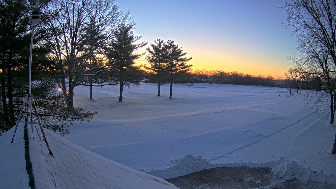 Thumbnail for current weather camera view from The Grove Country Club in Long Grove, Illinois