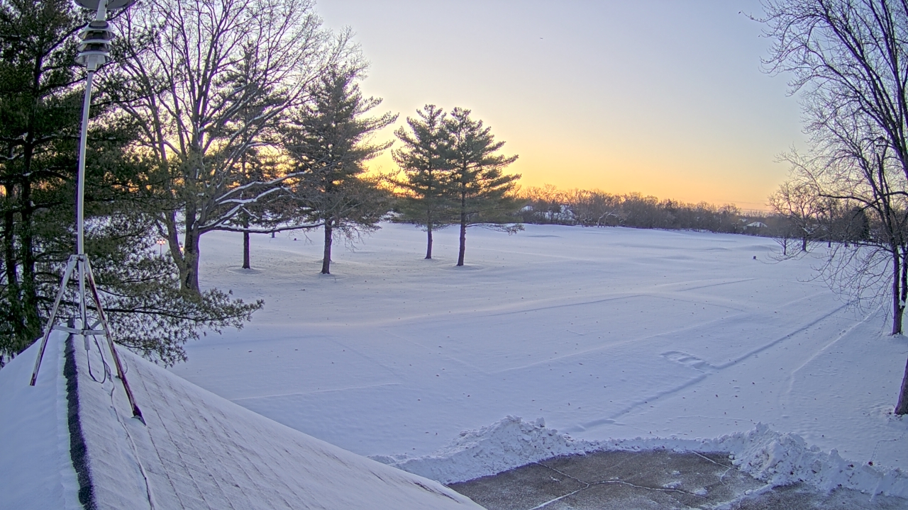 Thumbnail for current weather camera view from The Grove Country Club in Long Grove, Illinois