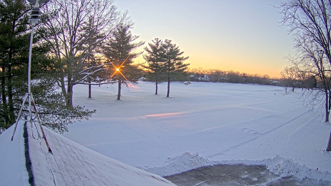 Thumbnail for current weather camera view from The Grove Country Club in Long Grove, Illinois