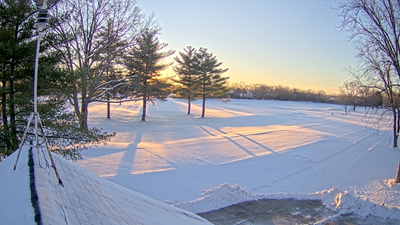 Thumbnail for current weather camera view from The Grove Country Club in Long Grove, Illinois