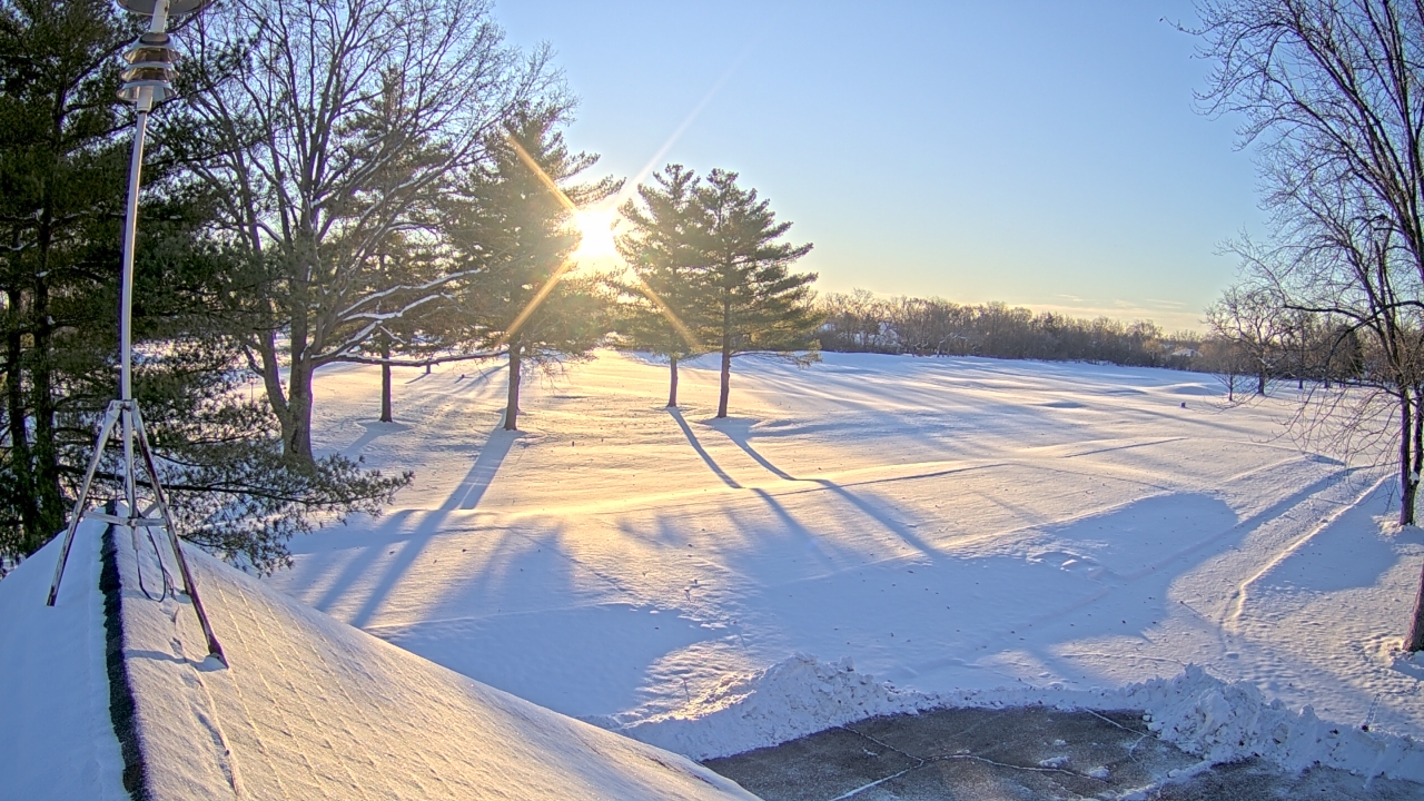 Thumbnail for current weather camera view from The Grove Country Club in Long Grove, Illinois