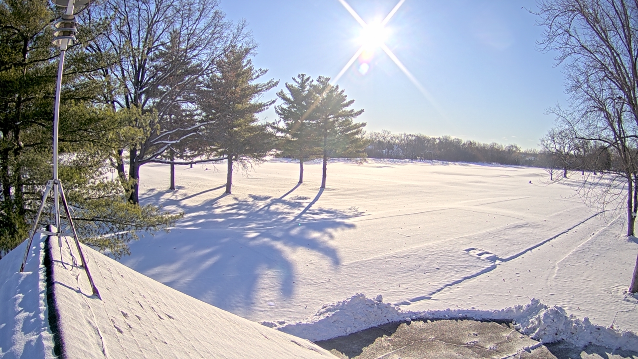 Thumbnail for current weather camera view from The Grove Country Club in Long Grove, Illinois