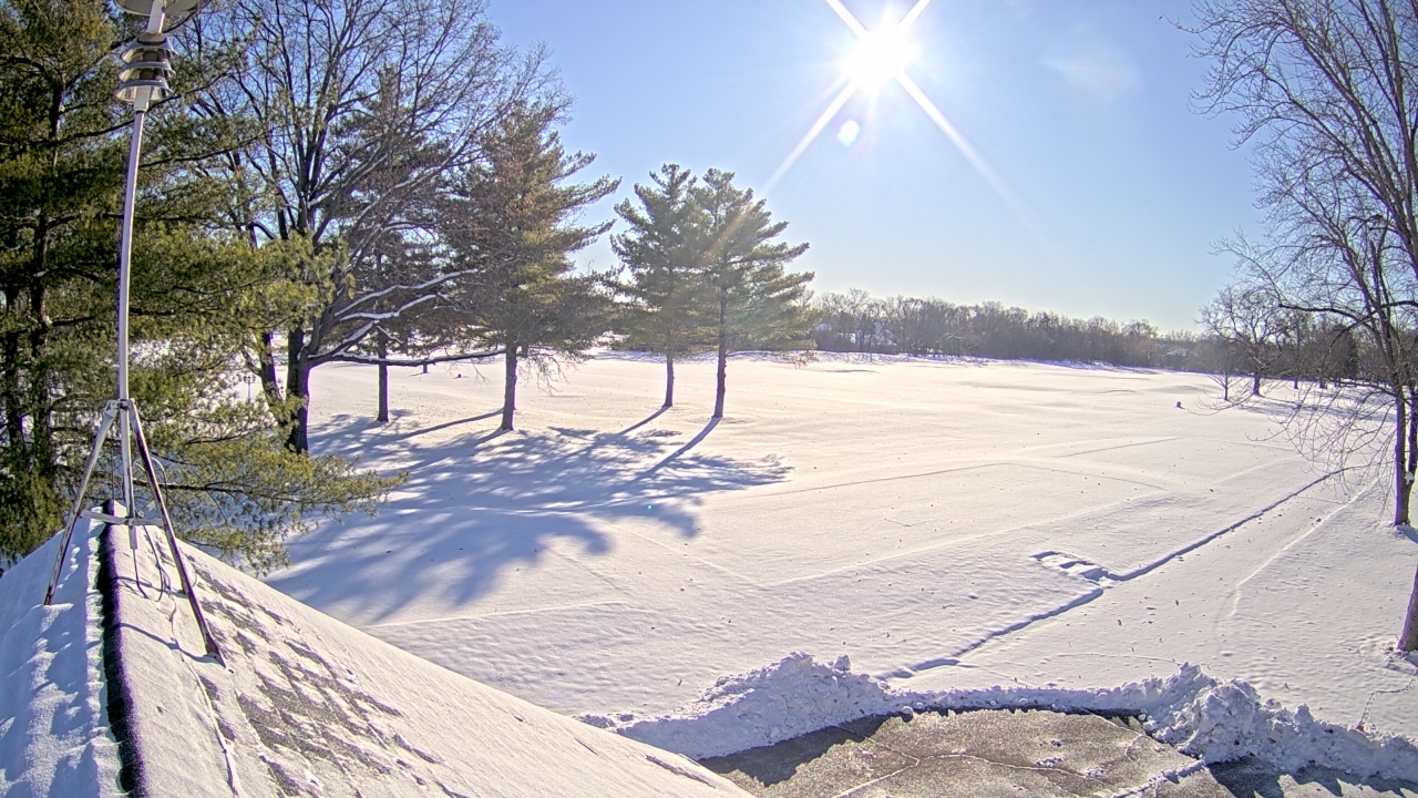 Thumbnail for current weather camera view from The Grove Country Club in Long Grove, Illinois
