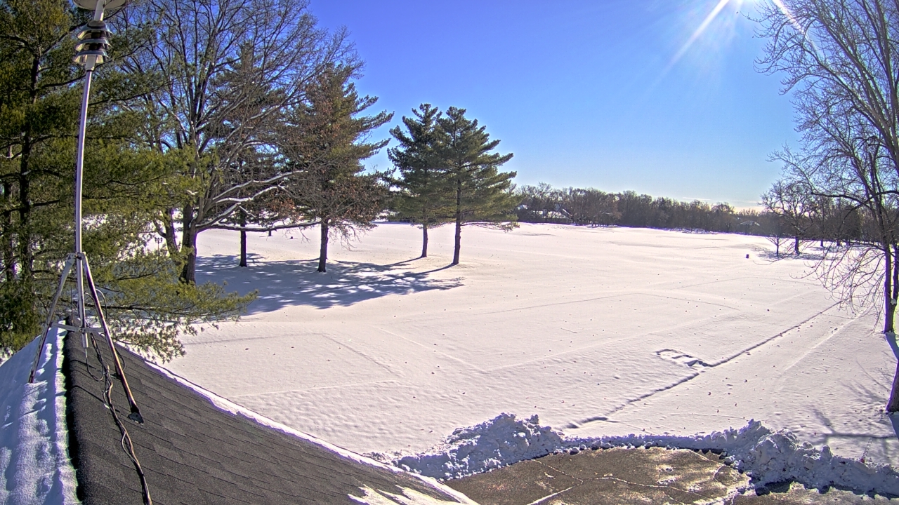 Thumbnail for current weather camera view from The Grove Country Club in Long Grove, Illinois