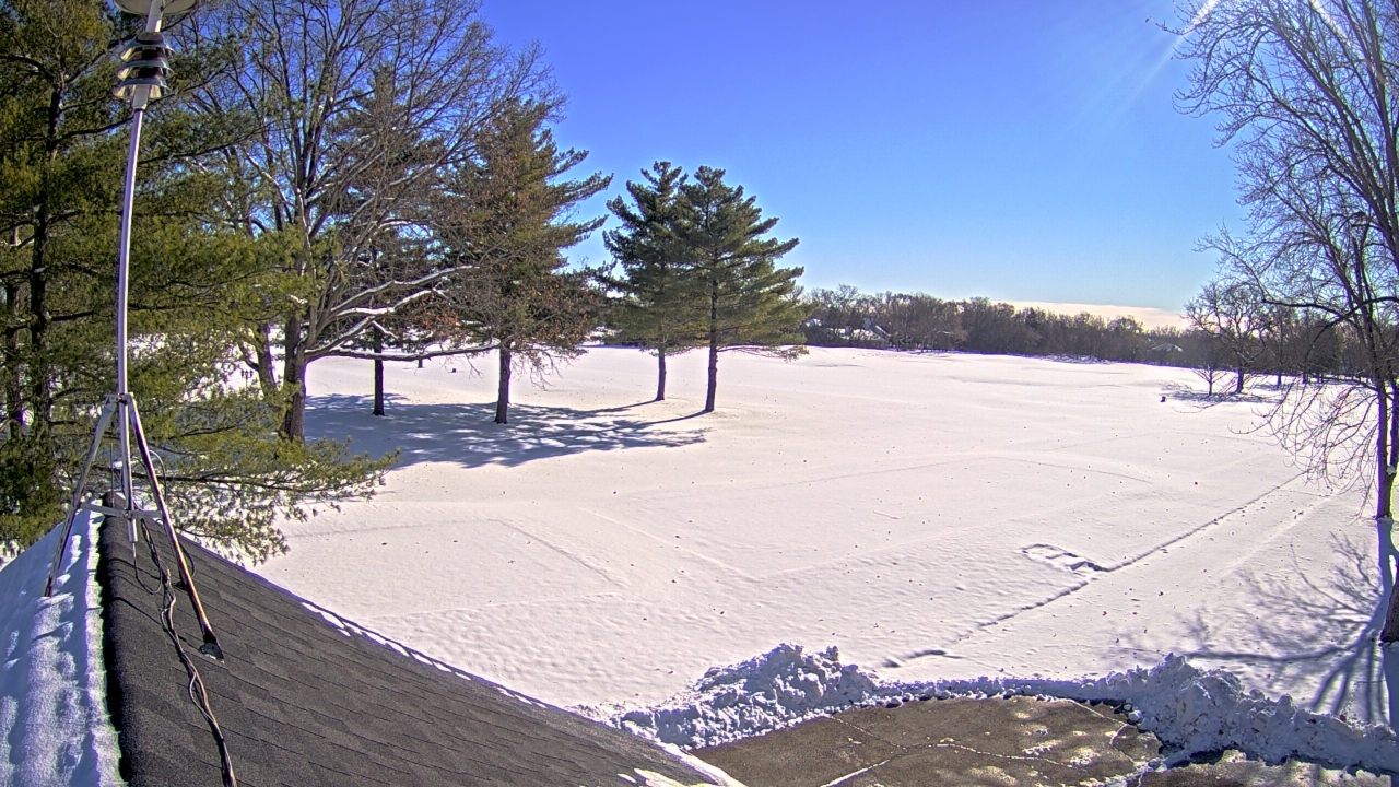 Thumbnail for current weather camera view from The Grove Country Club in Long Grove, Illinois